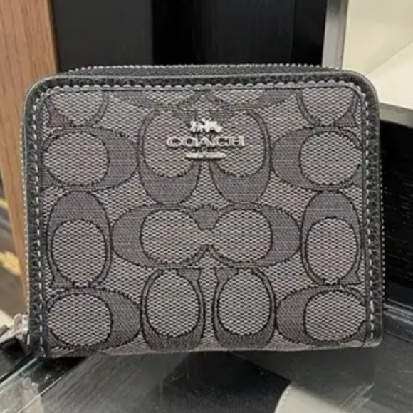 COACH small Zip Around  Wallet  In Signature Jacquard - Picture 5 of 9